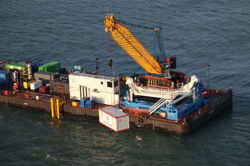 Barge-Master-crane-North-Sea-2-4-LR