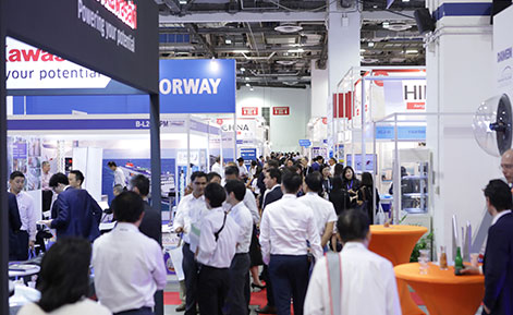 Exhibitors and visitors at APM 2018 1