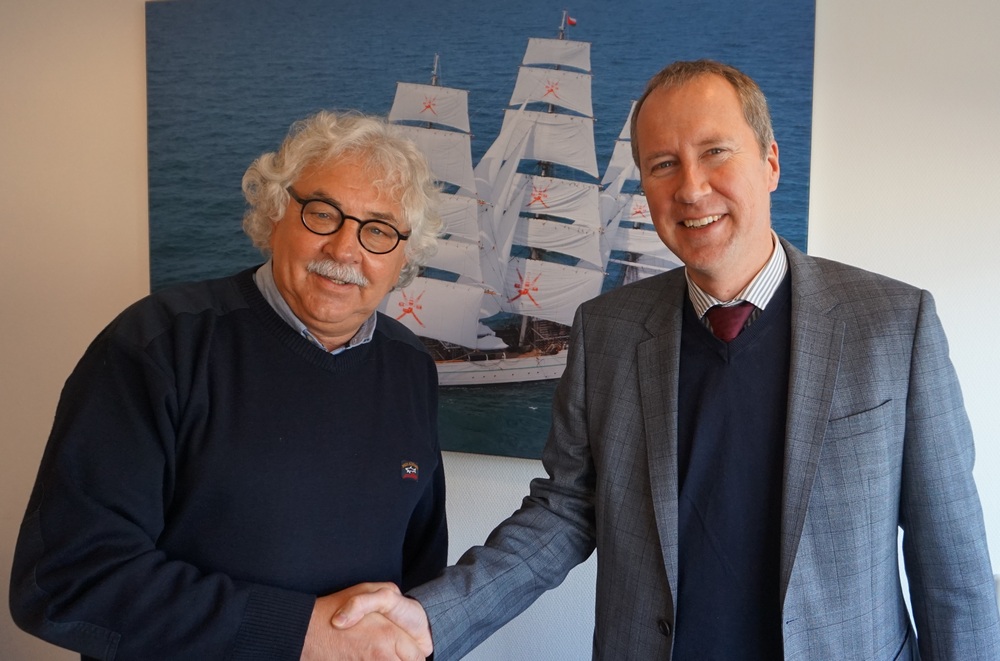 Steef Staal Wim Knoester handshake merger lowres